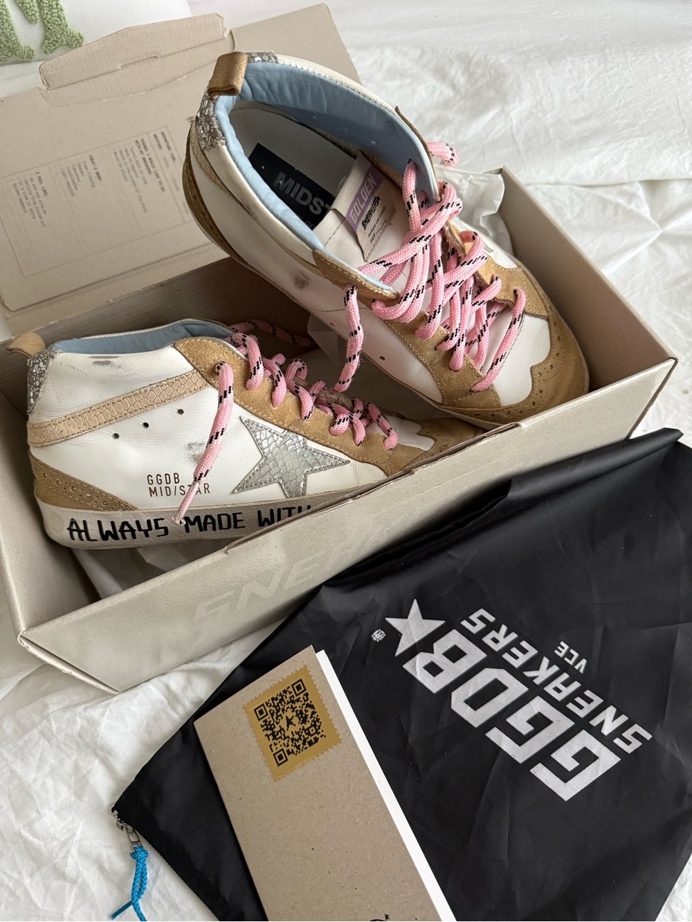 Golden Goose Woman
Golden Goose Femme Mid Star Pink Laces | Authentic | Rare